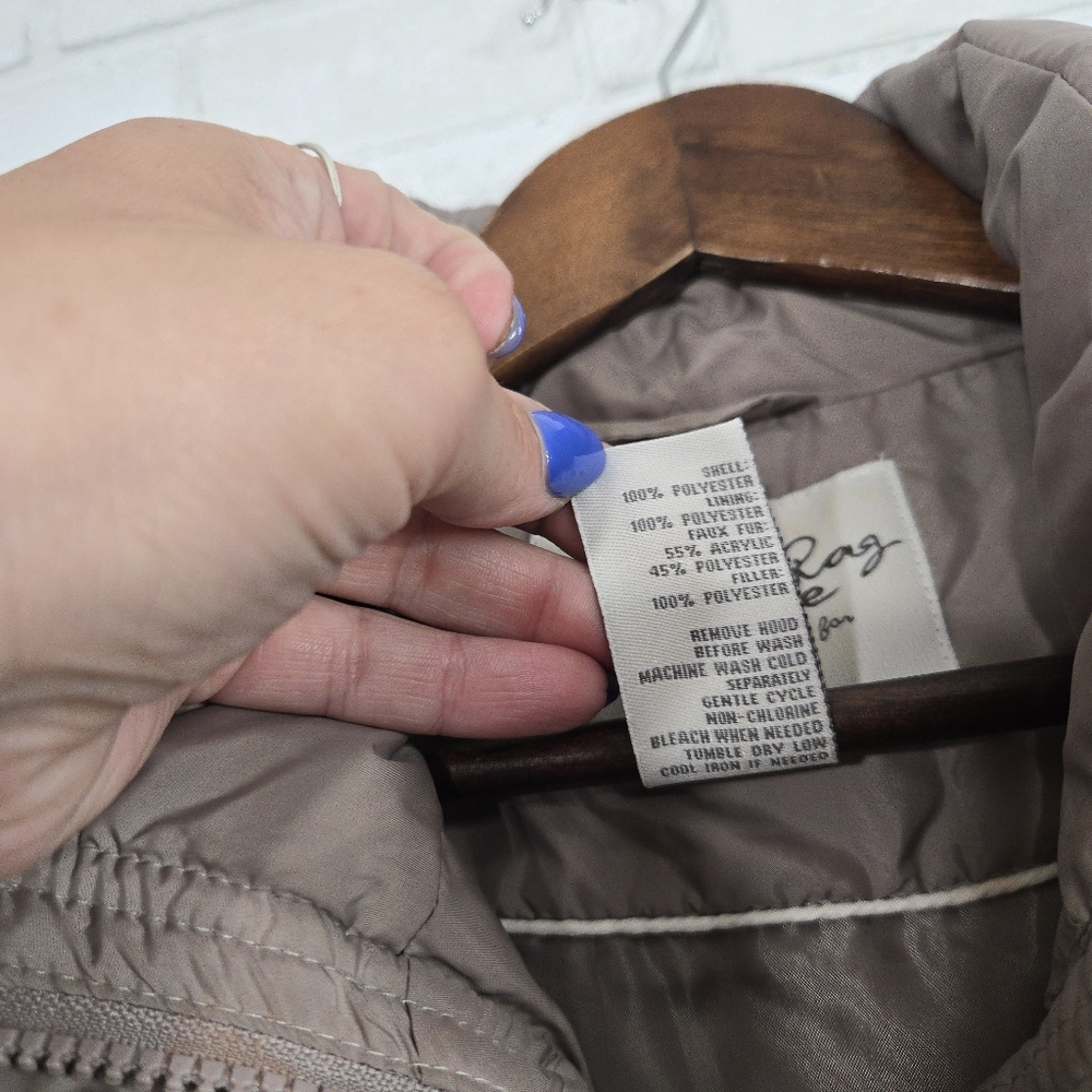 American Rag Vest - Picture 9 of 13